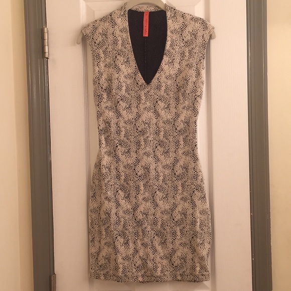 Eight Sixty Black and White Fitted Mini Dress - XS - Picture 1 of 6